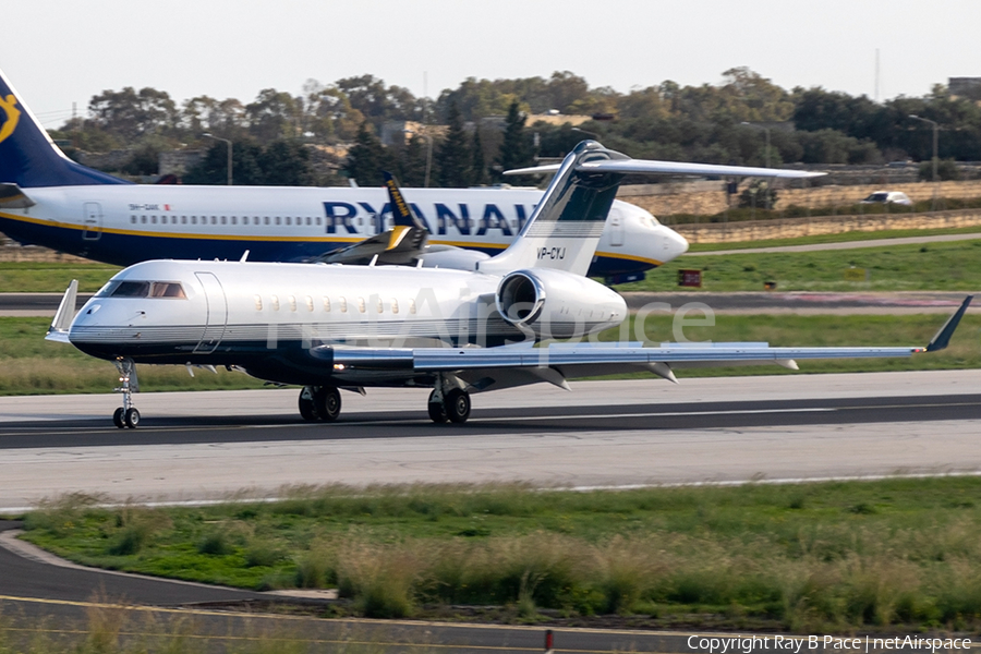 Gama Aviation UK Bombardier BD-700-1A11 Global 5000 (VP-CYJ) | Photo 656917