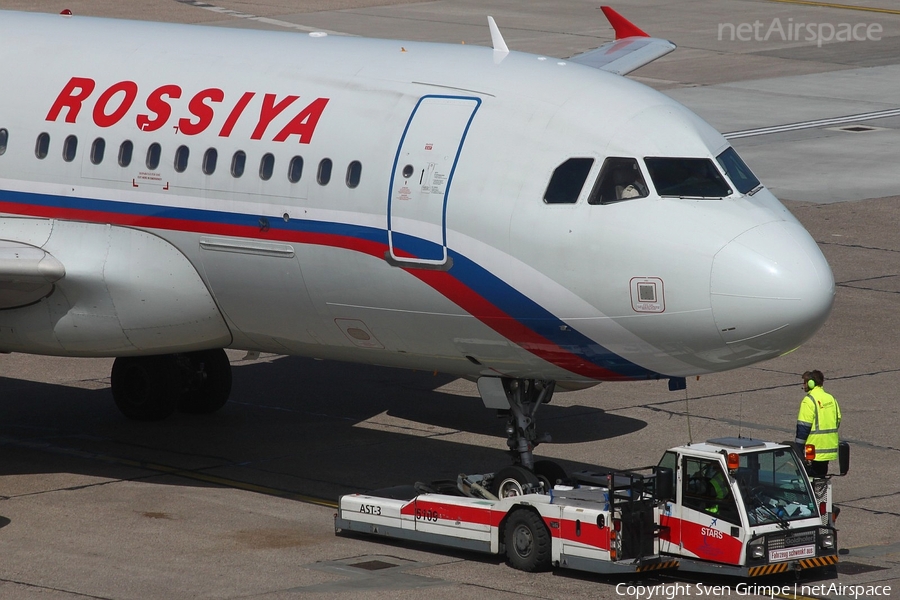 Rossiya - Russian Airlines Airbus A319-111 (VQ-BAS) | Photo 36091