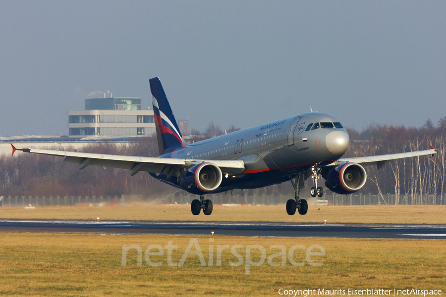 Aeroflot - Russian Airlines Airbus A320-214 (VQ-BAY) | Photo 41023