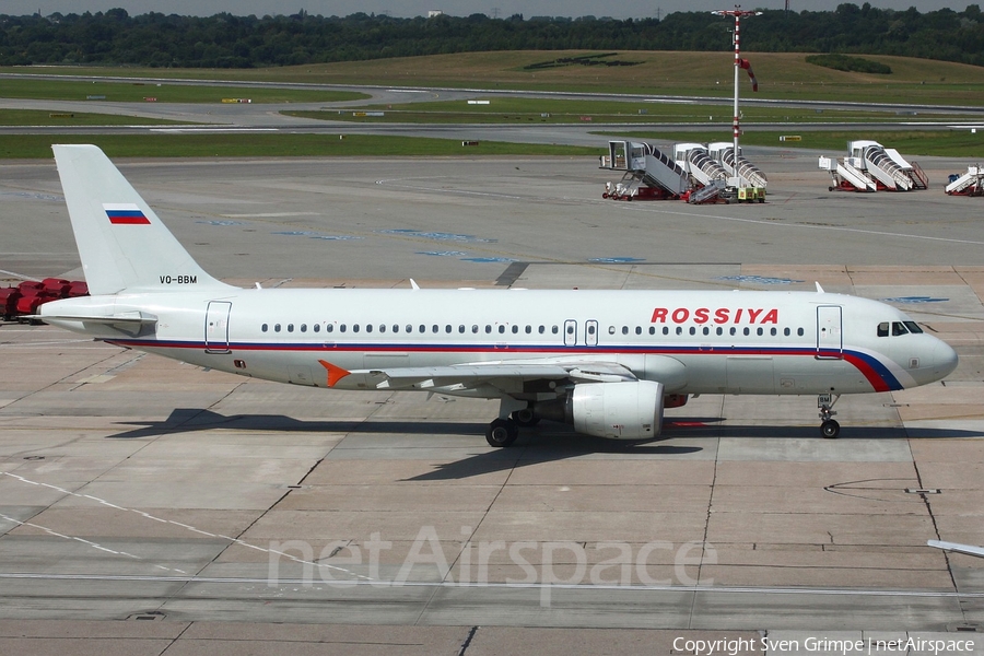 Rossiya - Russian Airlines Airbus A320-214 (VQ-BBM) | Photo 17200