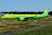 S7 Airlines Airbus A321-271N (VQ-BDU) at  Hamburg - Finkenwerder, Germany