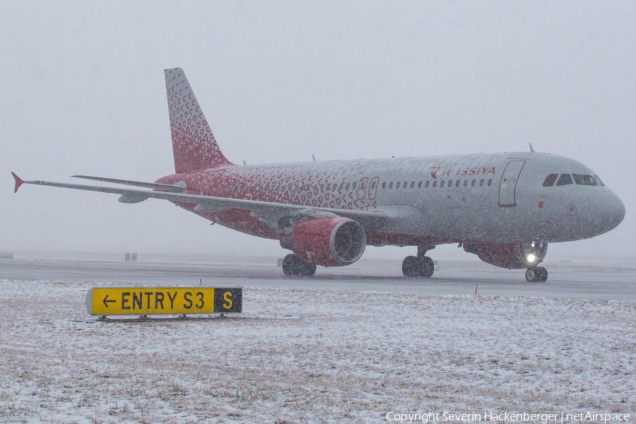 Rossiya - Russian Airlines Airbus A320-214 (VQ-BFM) | Photo 226085