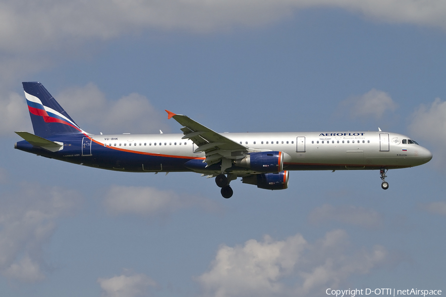 Aeroflot - Russian Airlines Airbus A321-211 (VQ-BHK) | Photo 438160