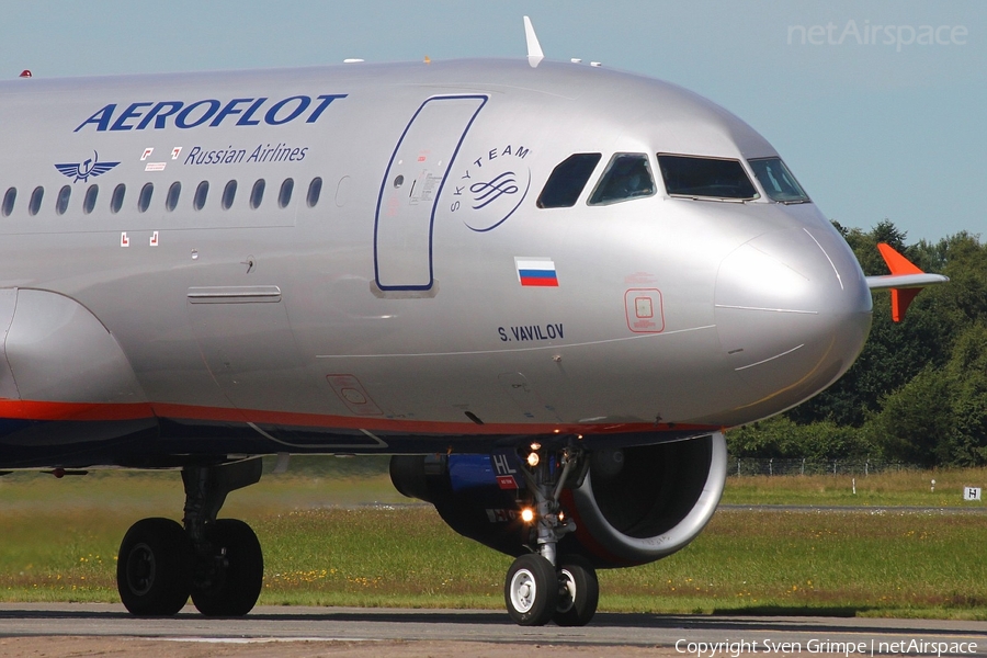 Aeroflot - Russian Airlines Airbus A320-214 (VQ-BHL) | Photo 174191