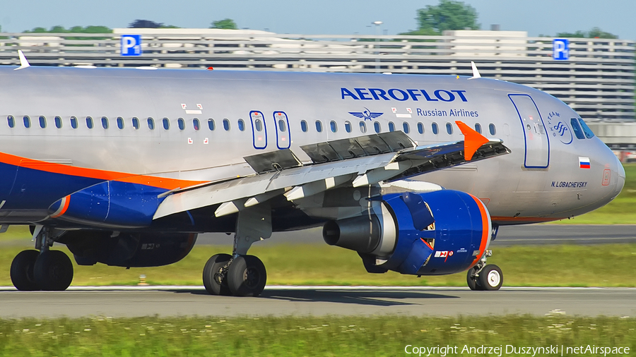 Aeroflot - Russian Airlines Airbus A320-214 (VQ-BHN) | Photo 86010