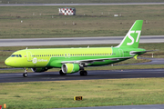 S7 Airlines Airbus A320-214 (VQ-BOA) at  Dusseldorf - International, Germany