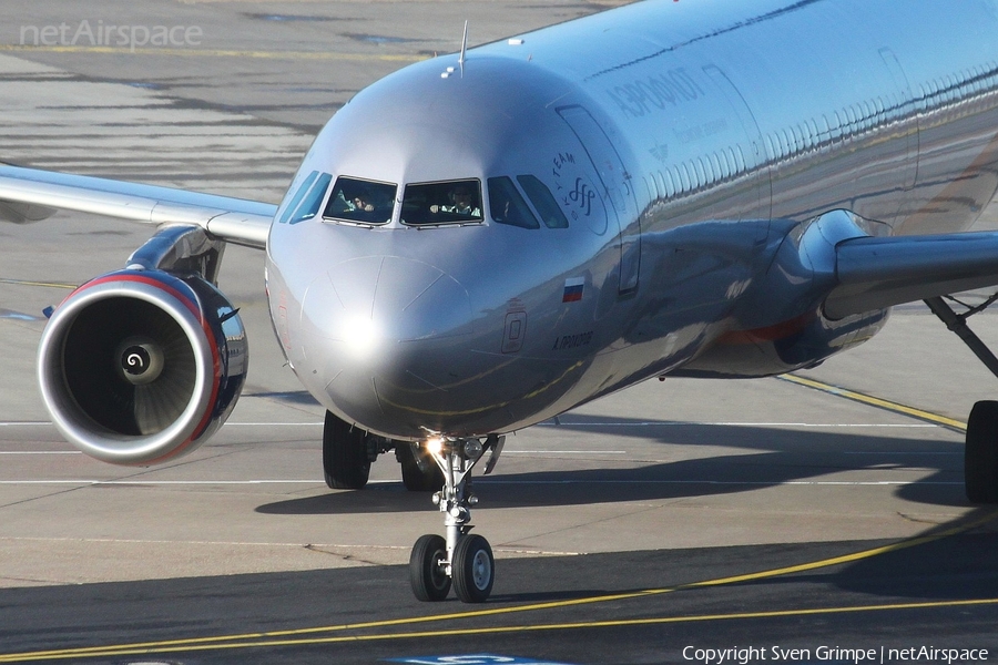 Aeroflot - Russian Airlines Airbus A321-211 (VQ-BOH) | Photo 35056