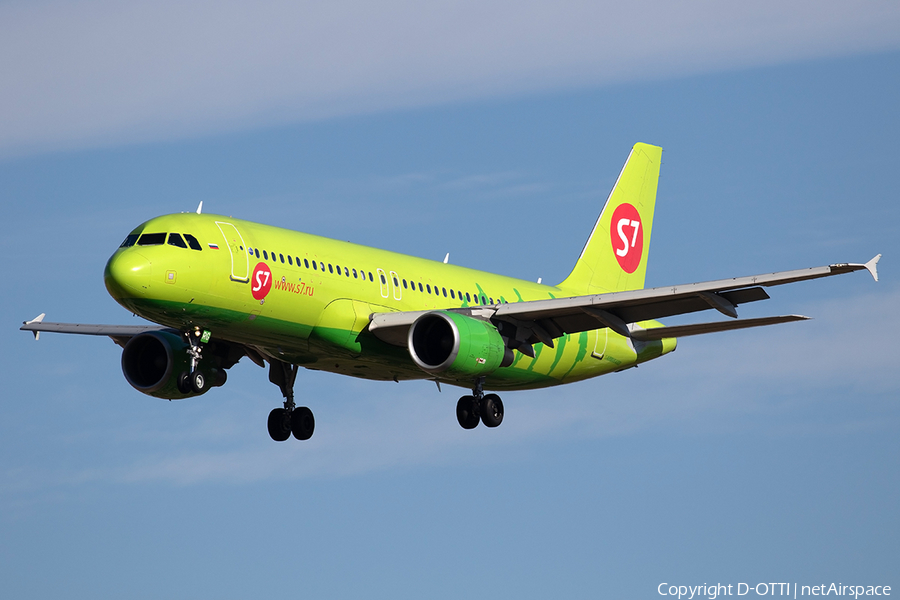 S7 Airlines Airbus A320-214 (VQ-BRG) | Photo 292185