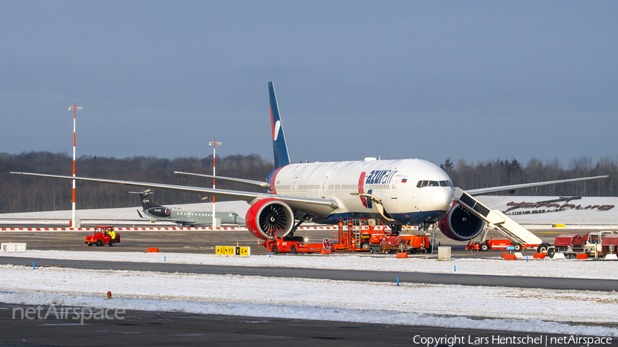 Azur Air Boeing 777-31H(ER) (VQ-BZC) | Photo 429983