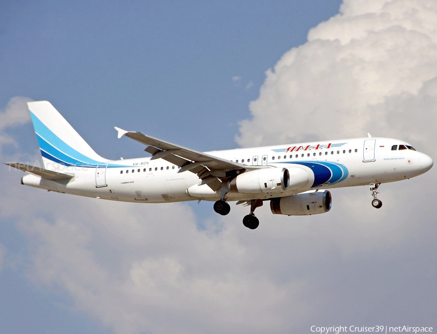 Yamal Airlines Airbus A320-232 (VQ-BZS) | Photo 367784