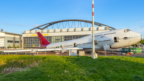 JetOneX Boeing 747-41R (VQ-BZV) at  Hamburg - Fuhlsbuettel (Helmut Schmidt), Germany