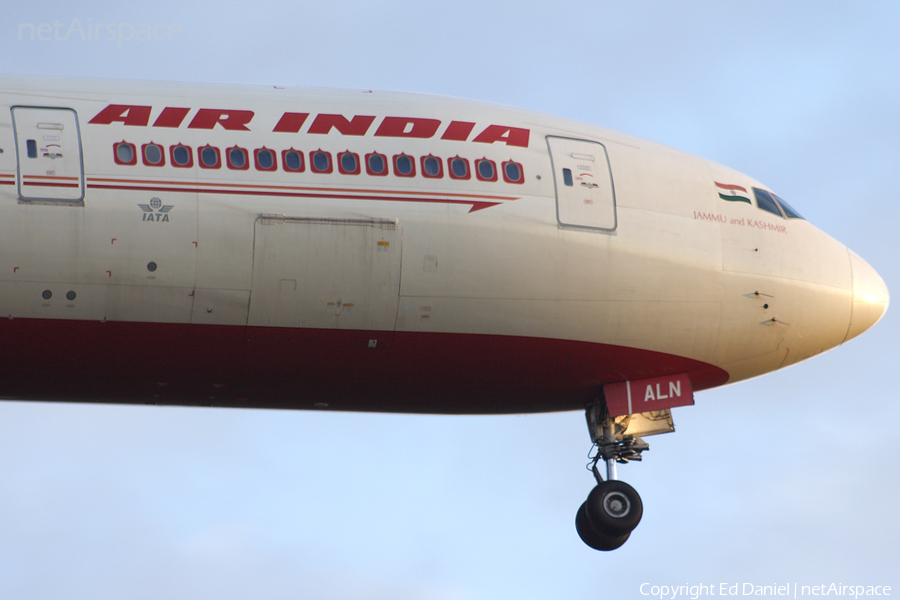 Air India Boeing 777-337(ER) (VT-ALN) | Photo 44736