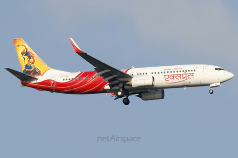 Air India Express Boeing 737-86N (VT-GHE) at  Singapore - Changi, Singapore