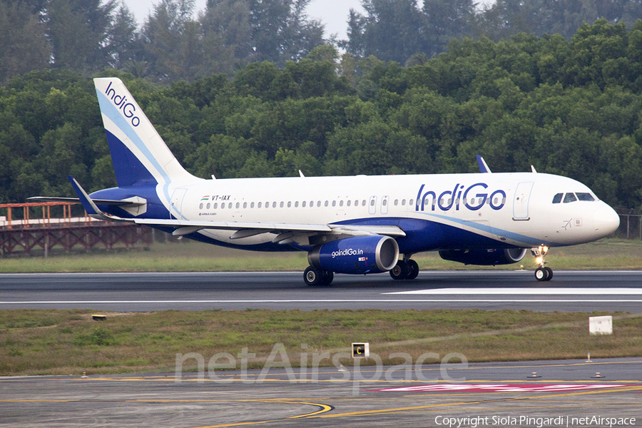 IndiGo Airbus A320-232 (VT-IAX) | Photo 428324