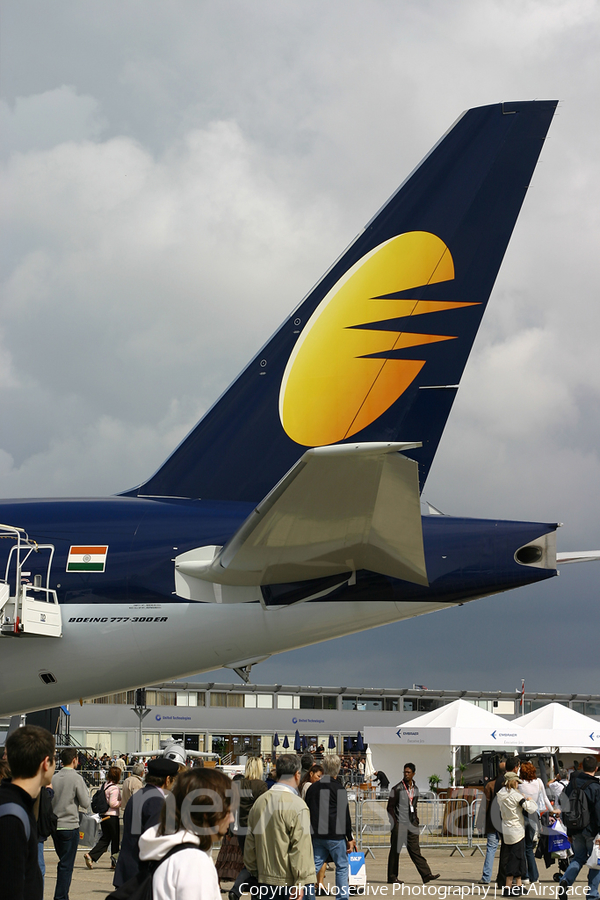 Jet Airways Boeing 777-35R(ER) (VT-JEB) | Photo 8014