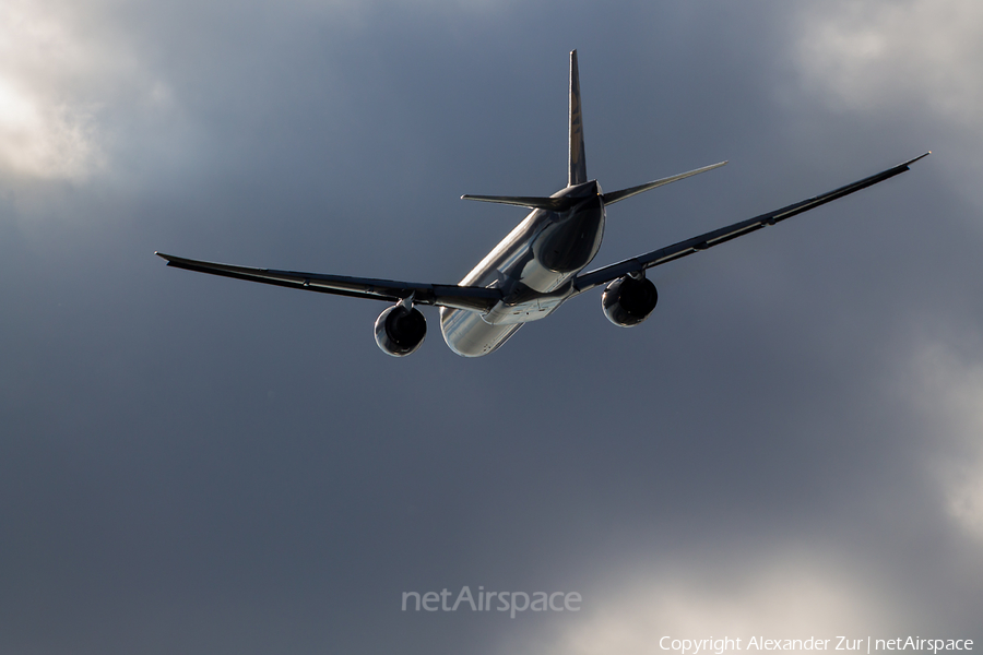 Jet Airways Boeing 777-35R(ER) (VT-JEM) | Photo 117040