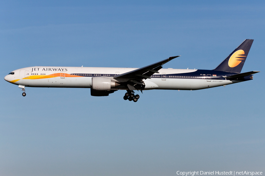 Jet Airways Boeing 777-35R(ER) (VT-JES) | Photo 482510