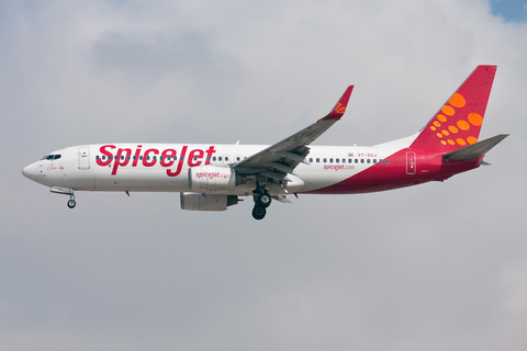 SpiceJet Boeing 737-86J (VT-SGJ) at  Dubai - International, United Arab Emirates