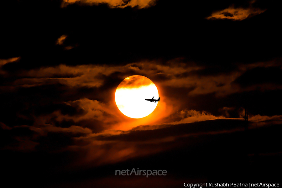 SpiceJet Boeing 737-8GJ (VT-SPK) | Photo 104303