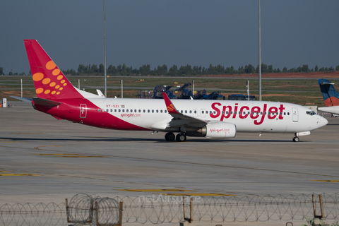 SpiceJet Boeing 737-8GJ (VT-SZI) at  Bangalore - Kempegowda International, India