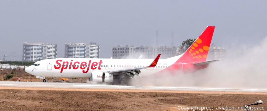 SpiceJet Boeing 737-8GJ (VT-SZJ) | Photo 161827