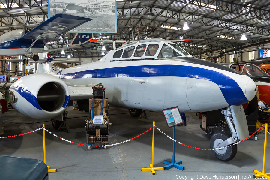 Royal Air Force Gloster Meteor T7 (WA662) | Photo 294391