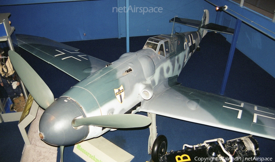 Luftwaffe Messerschmitt Bf 109G-6 (WHITE 2) | Photo 443028