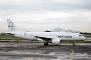 Mexicana Airbus A320-214 (XA-UDT) at  Mexico City - Lic. Benito Juarez International, Mexico