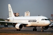 Mexicana Airbus A320-214 (XA-UDT) at  Mexico City - Lic. Benito Juarez International, Mexico