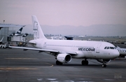 Mexicana Airbus A320-214 (XA-UDT) at  Mexico City - Lic. Benito Juarez International, Mexico