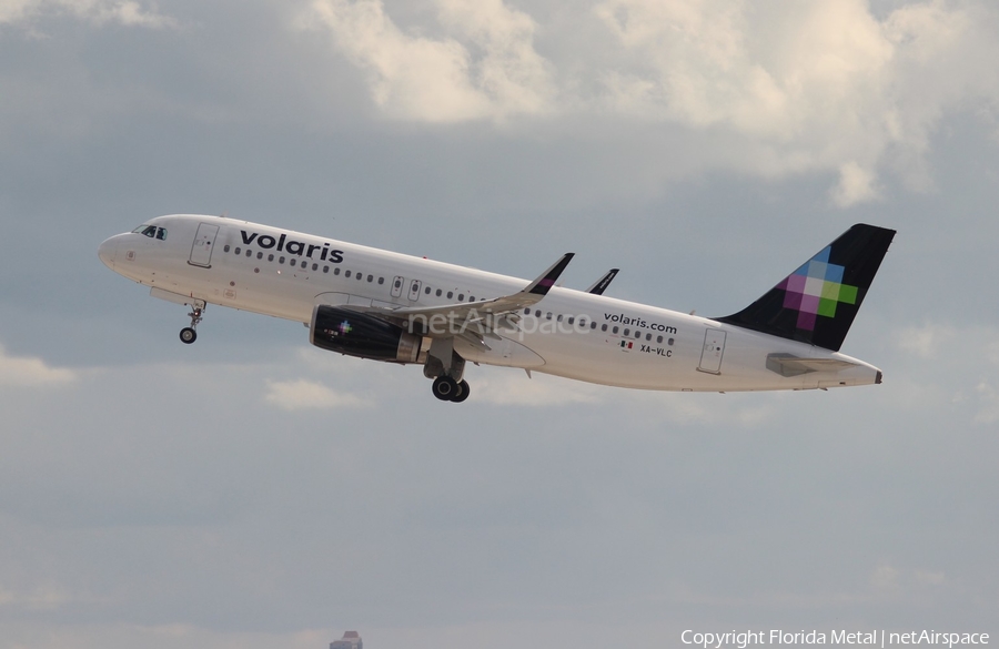 Volaris Airbus A320-233 (XA-VLC) | Photo 408497