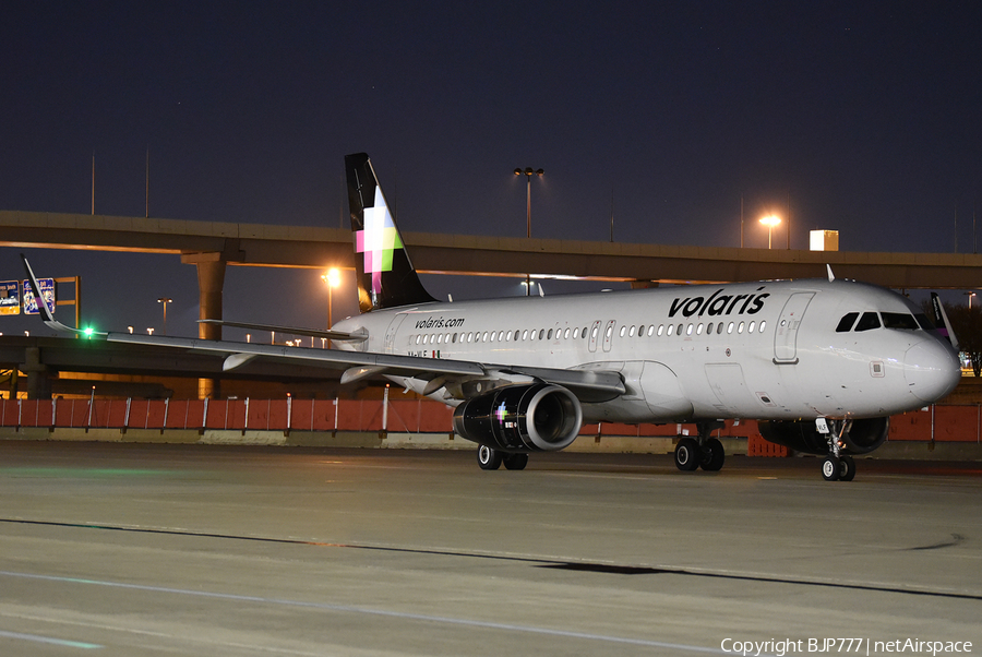 Volaris Airbus A320-233 (XA-VLF) | Photo 366056