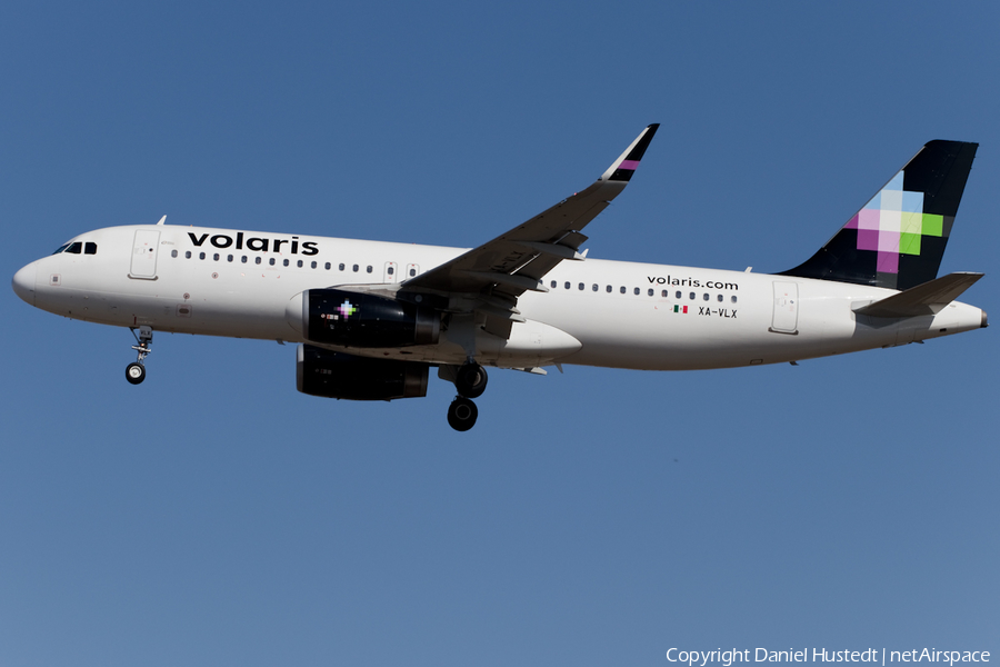 Volaris Airbus A320-233 (XA-VLX) | Photo 449970