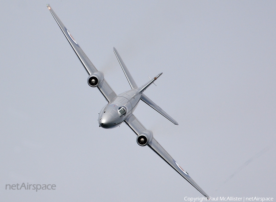 Mid Air Squadron English Electric Canberra PR9 (XH134) | Photo 56416