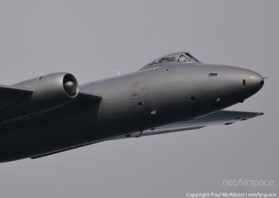 Mid Air Squadron English Electric Canberra PR9 (XH134) | Photo 56418