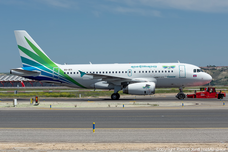 Lanmei Airlines Airbus A319-131 (XU-971) | Photo 242323