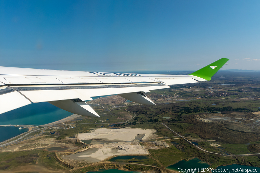 Iraqi Airways Airbus A220-300 (YI-ARH) | Photo 616647