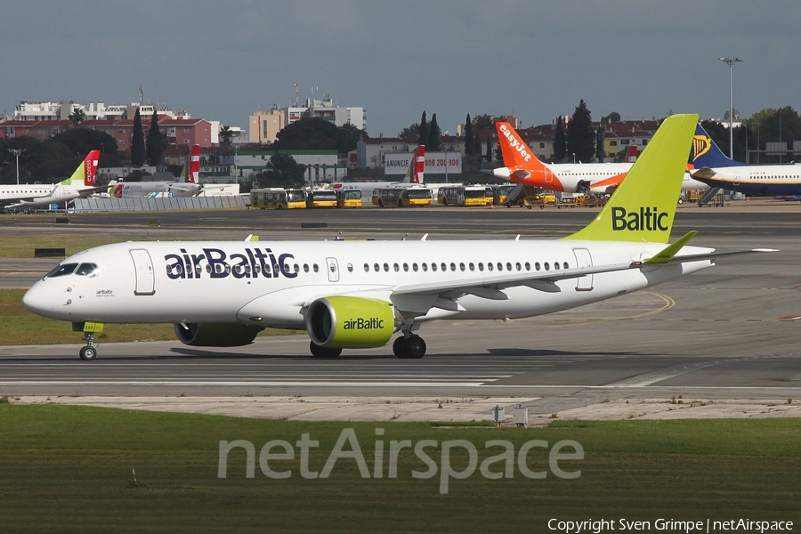 airBaltic Airbus A220-300 (YL-AAO) | Photo 314312