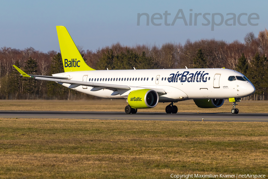 airBaltic Airbus A220-300 (YL-AAQ) | Photo 521296