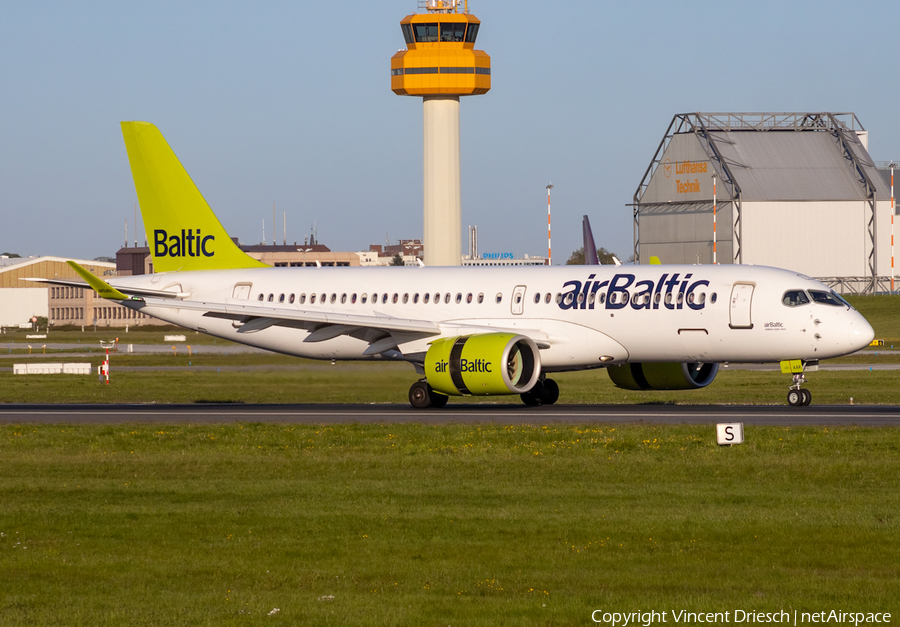 airBaltic Airbus A220-300 (YL-AAR) | Photo 569794