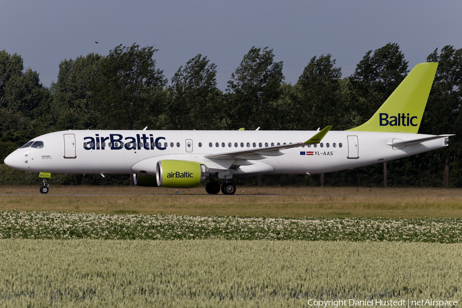 airBaltic Airbus A220-300 (YL-AAS) | Photo 411404