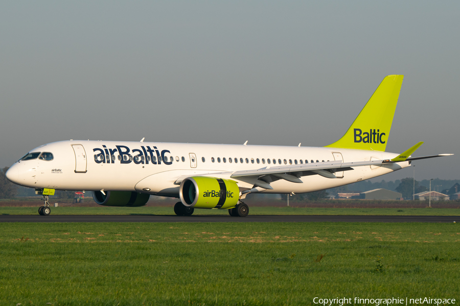 airBaltic Airbus A220-300 (YL-AAT) | Photo 424865