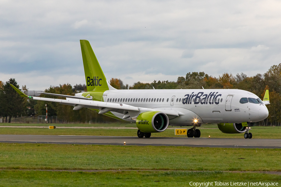 airBaltic Airbus A220-300 (YL-AAU) | Photo 408336