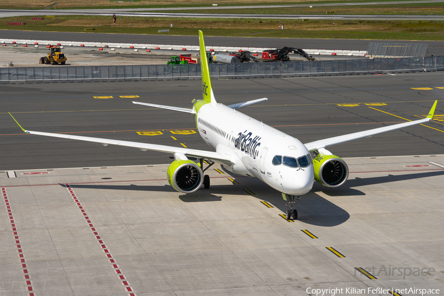 airBaltic Airbus A220-300 (YL-AAU) | Photo 414329