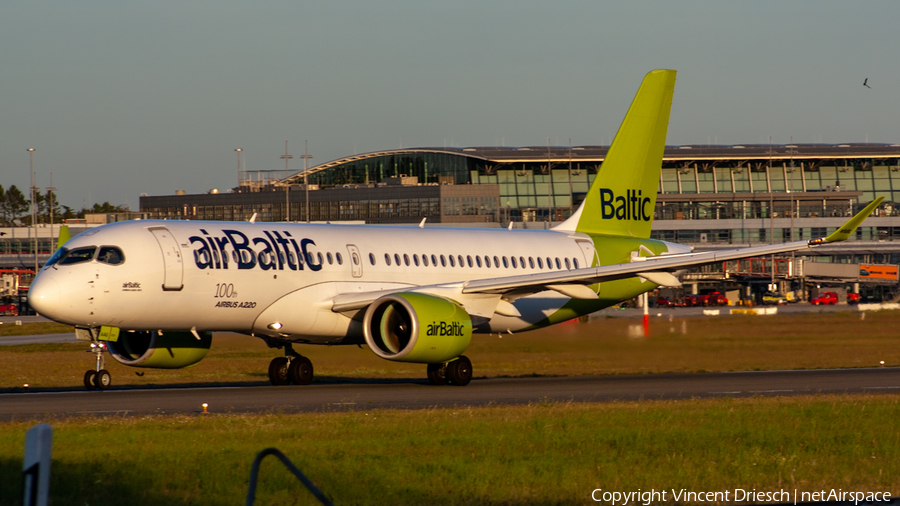 airBaltic Airbus A220-300 (YL-AAU) | Photo 520770