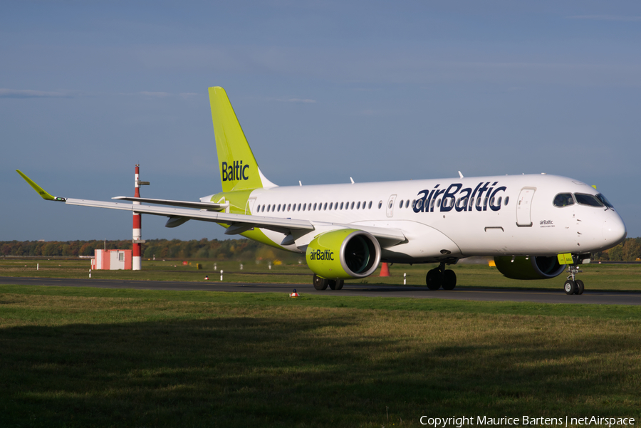 airBaltic Airbus A220-300 (YL-AAU) | Photo 408534