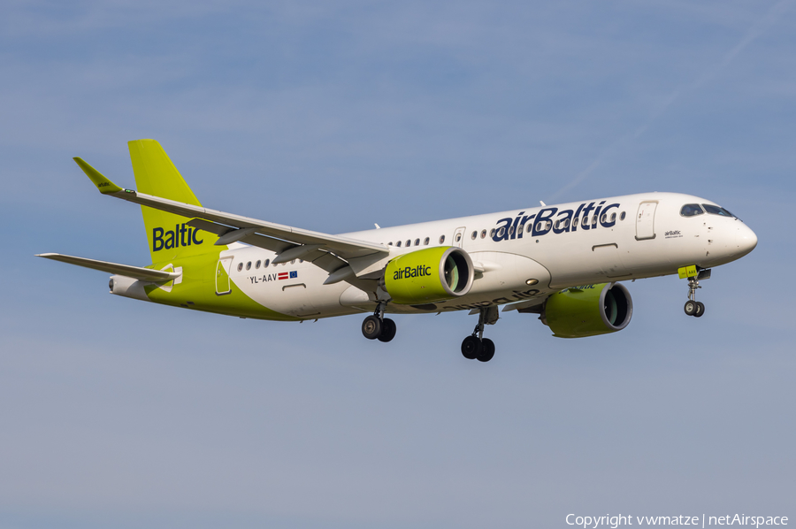 airBaltic Airbus A220-300 (YL-AAV) | Photo 517238