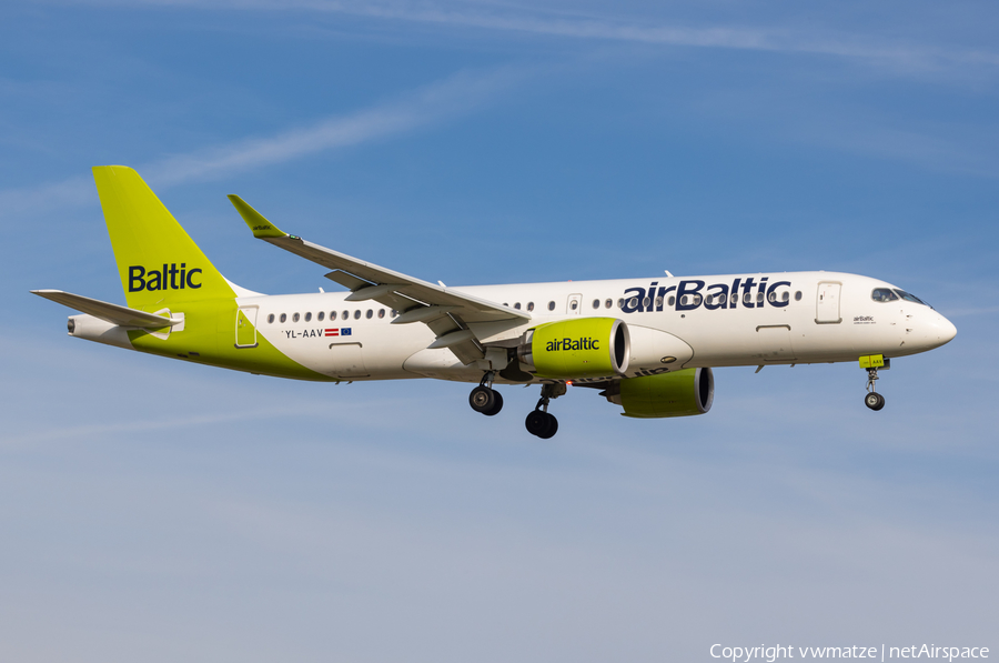 airBaltic Airbus A220-300 (YL-AAV) | Photo 517239