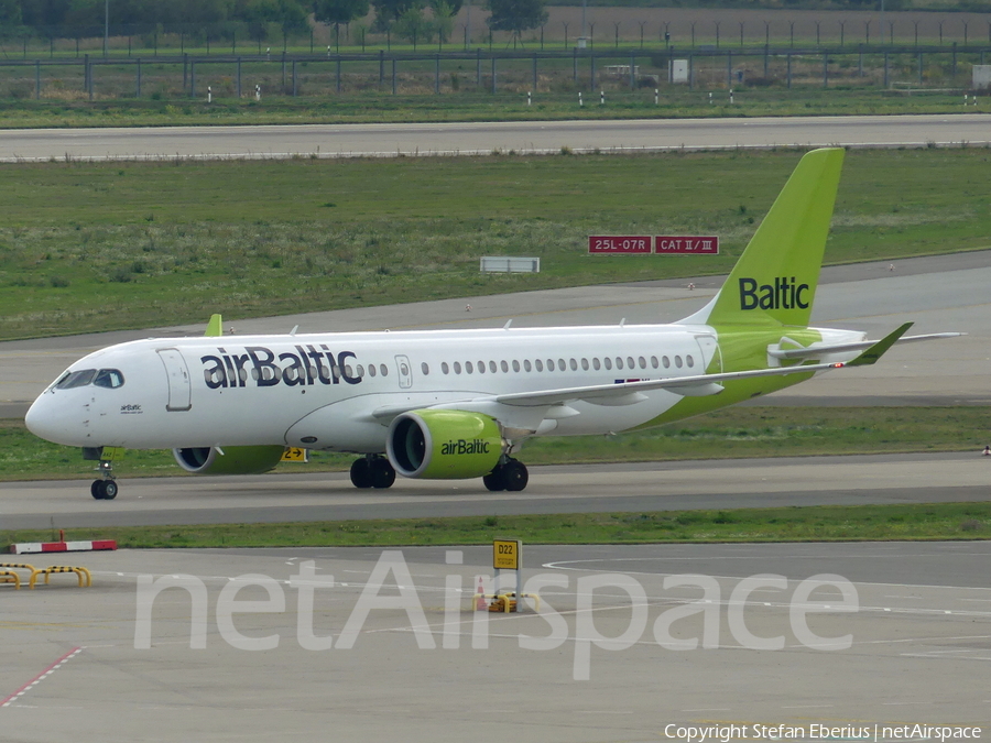 airBaltic Airbus A220-300 (YL-AAZ) | Photo 528880