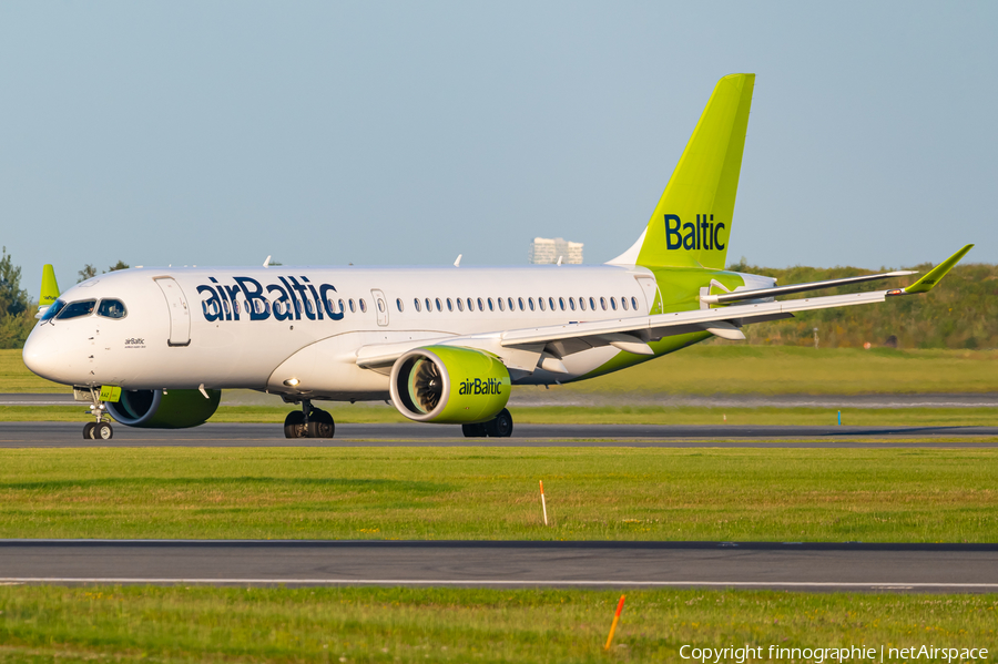 airBaltic Airbus A220-300 (YL-AAZ) | Photo 635568